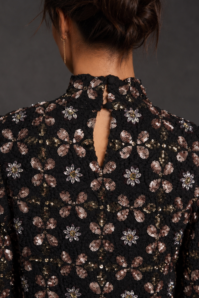 TOP BORDADO FLOWERS NEGRO