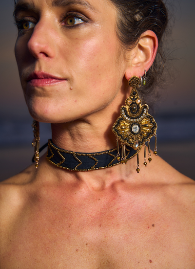 Collares black boho chic indari, choker mirza black, moda bohemia con bordado artesanal y estilo inspirado en india